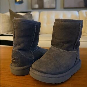 UGG Gray Classic Boots | size 8